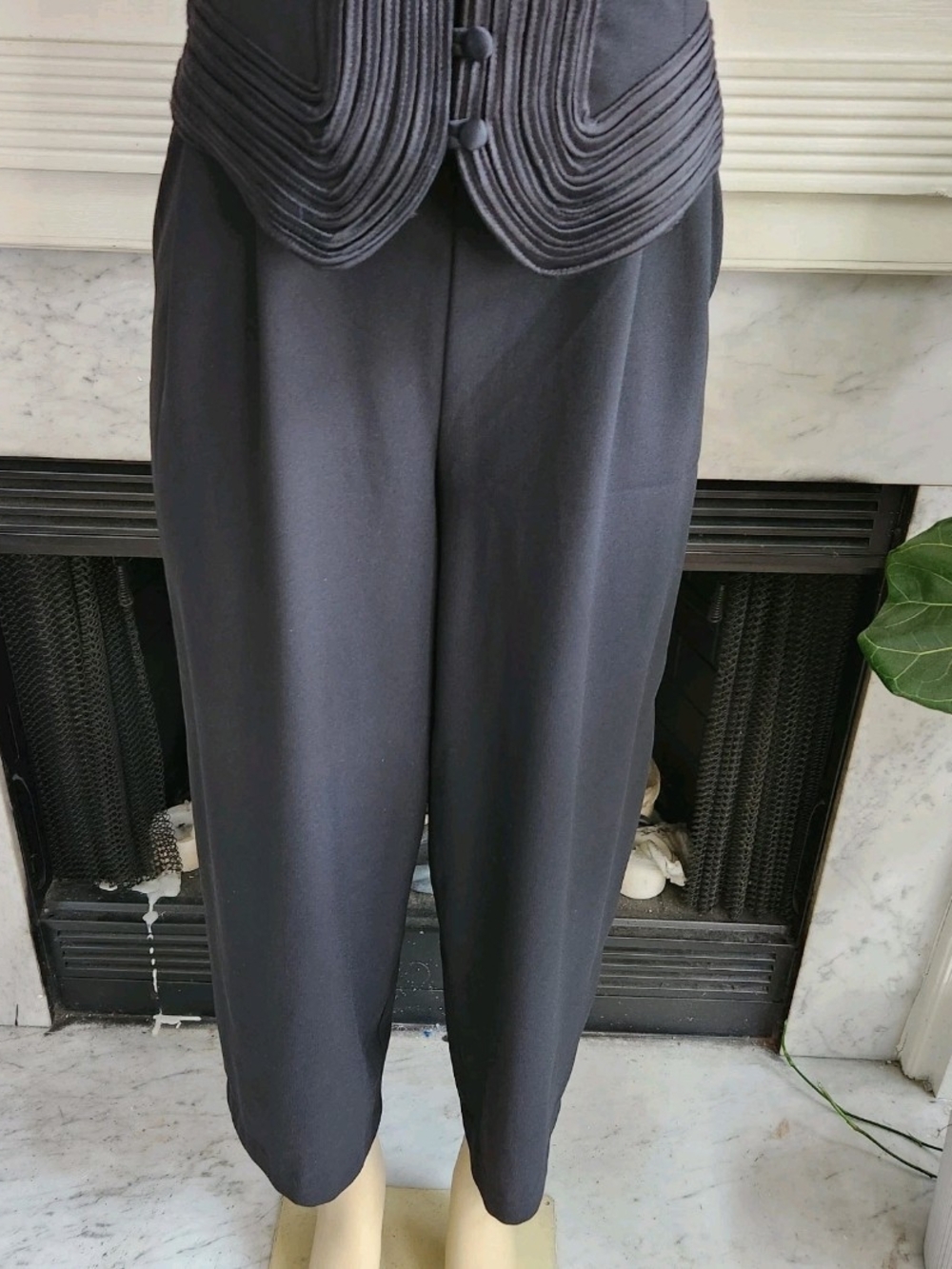 Vintage 90s Black Jumpsuit Laundry by Shelli Segal Vest Cropped Leg Size 6 - Picture 10 of 10